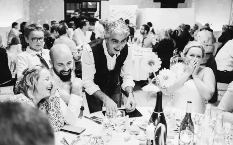 - magicien pour vin d'honneur - magicien pour réception de mariage - animation magie pour invités - close-up pour mariage - magie de table pour repas de mariage - spectacle familial mariage - mentaliste pour mariage - prestation magie personnalisée mariage - animation originale mariage - magicien enfants mariage - magicien comique pour mariage - illusionniste pour soirée de mariage